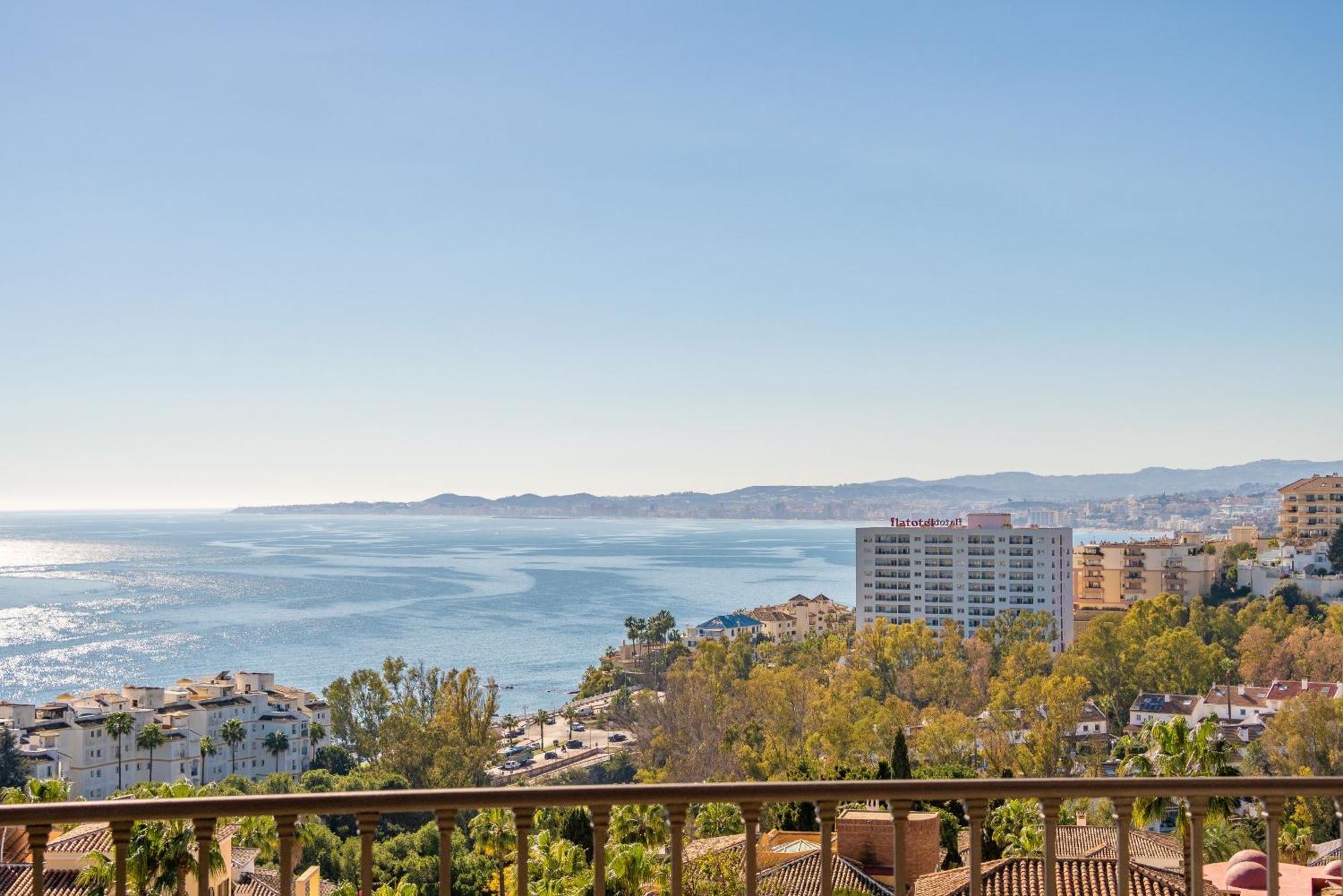 Villa Beachside With Panoramic Sea Views Benalmadena