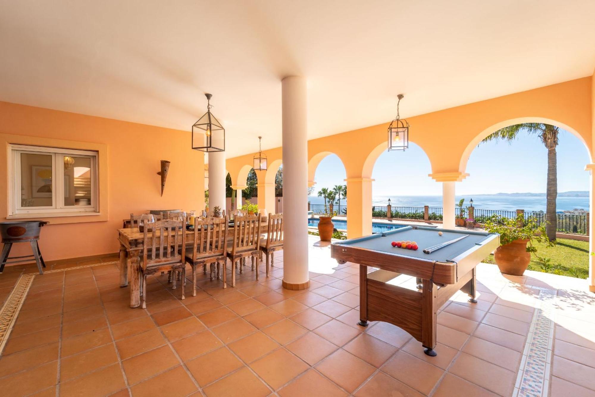 Beachside With Panoramic Sea Views Benalmadena