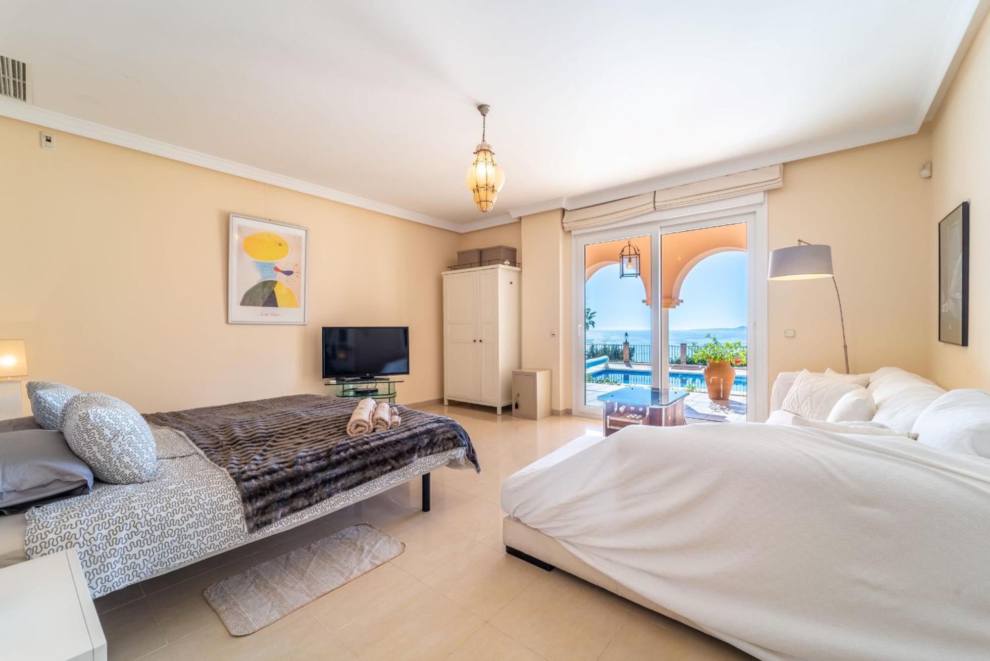 Villa Beachside With Panoramic Sea Views Benalmadena