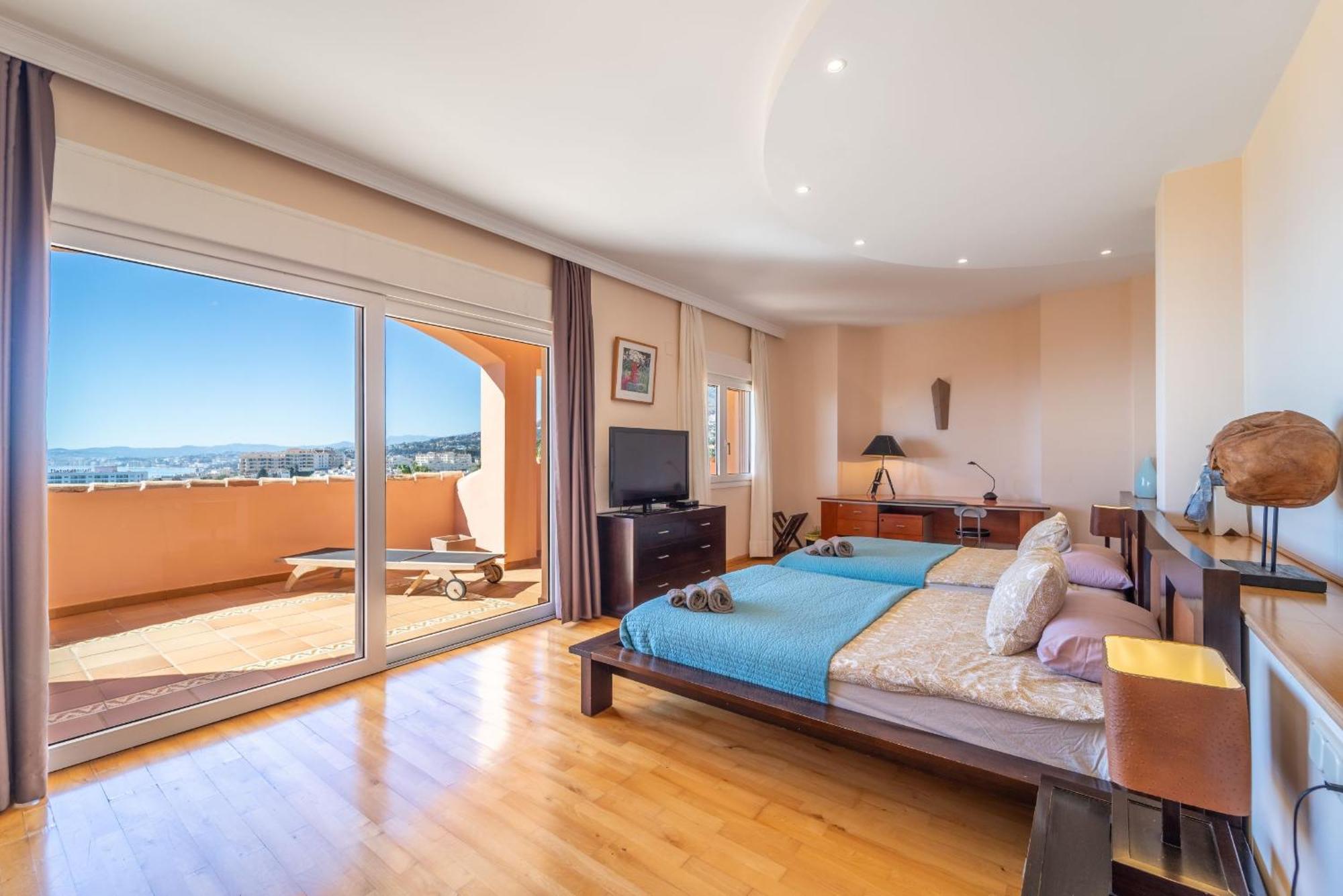 Villa Beachside With Panoramic Sea Views Benalmadena