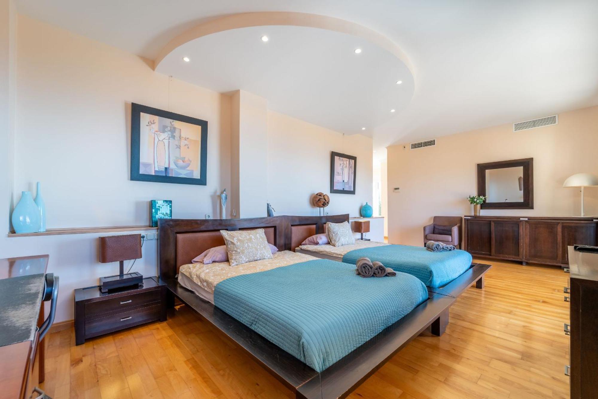 Beachside With Panoramic Sea Views Benalmadena